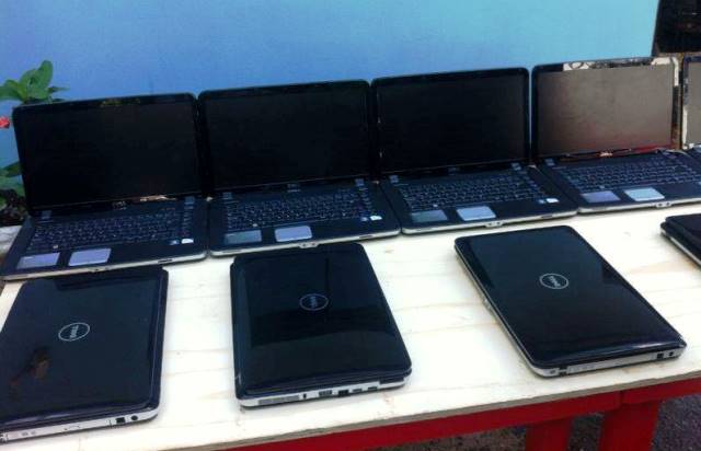 Tras investigación de fiscalía, recuperan las 10 computadoras robadas en la escuela Antera Mota