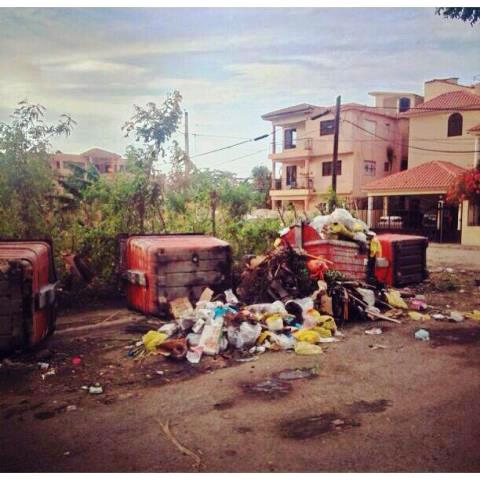 Denuncian acumulación de montones de basura en urbanizaciones y sectores de Puerto Plata