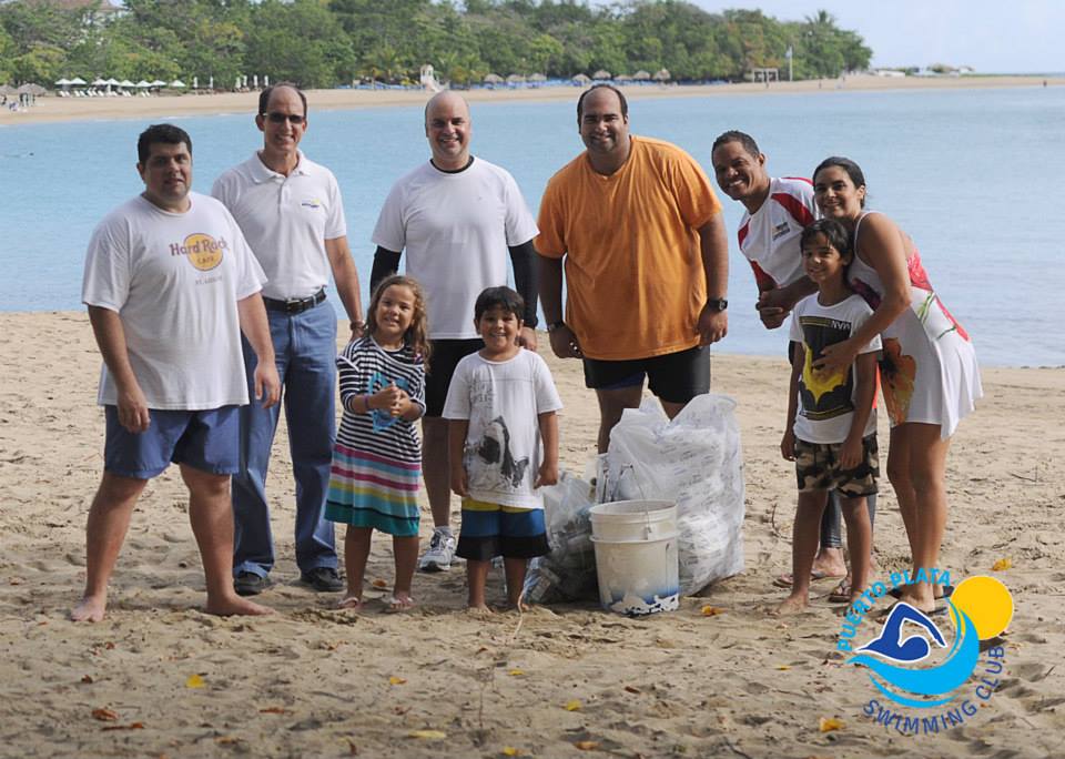 Sector turístico de PP y Ministerio de Medio Ambiente llevan a cabo operativo de limpieza de playas