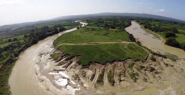 Denuncian extracción de arena en el río Yásica pone en peligro el turismo en Sosúa y Cabarete