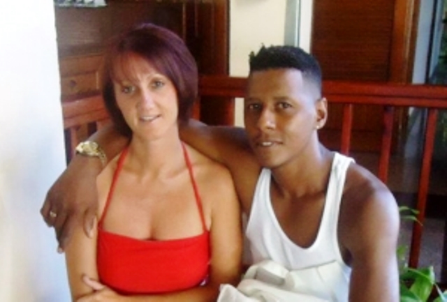 ¡Increíble! Tras pagar fianza de 62 mil Euros liberan británica condenada por matar a su esposo en Cofresí