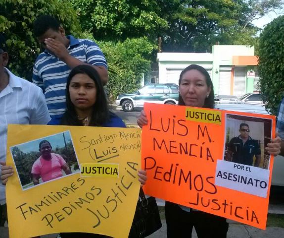  Familiares taxista asesinado en Cofresí protestan exigiendo justicia por este hecho de sangre