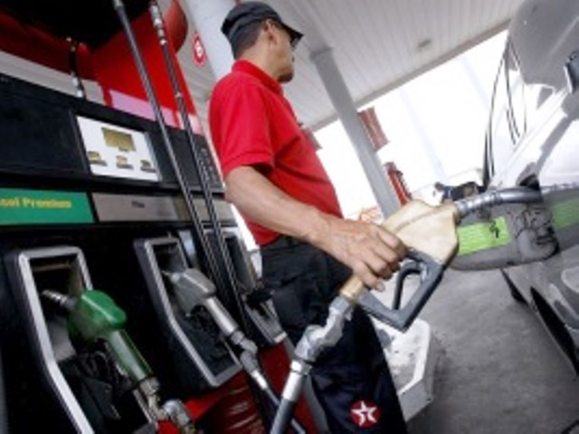 ¡Ay Mamá! Suben otra vez las gasolinas hasta el punto que el galón está cerca de 300 pesos