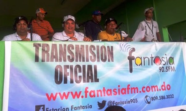 Estación radial marca precedente en PP al transmitir en vivo partidos de la liga de béisbol profesional de verano