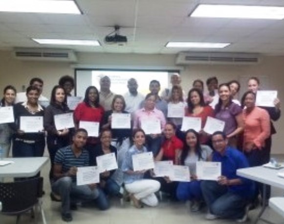 ASHONORTE y la Academia de Marketing Digital imparten taller de redes sociales