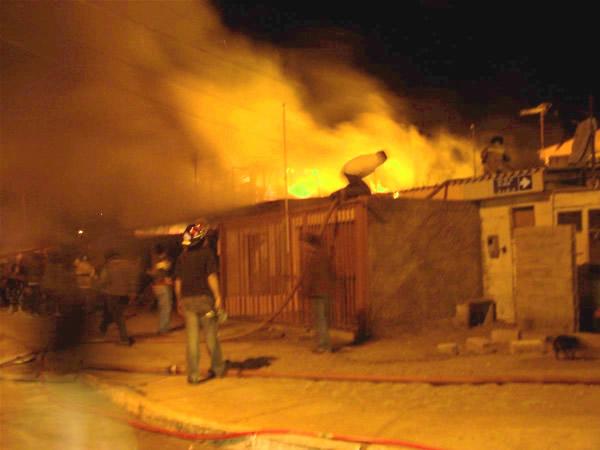 Muere niña carbonizada al incendiarse su vivienda en el barrio Gregorio Luperón
