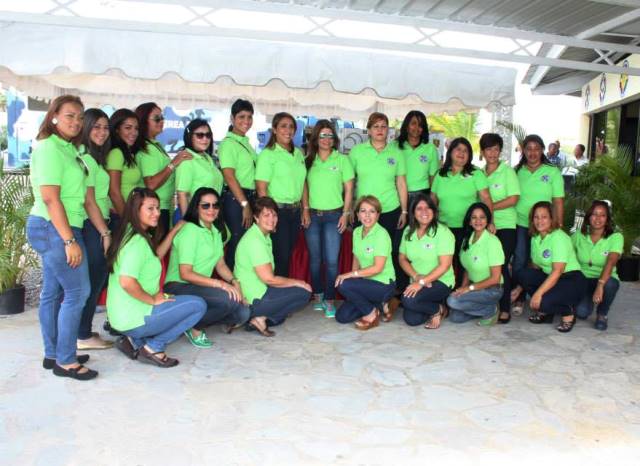 Comité esposas de oficiales de la FARD realiza actividad con motivo del Día de la Madres