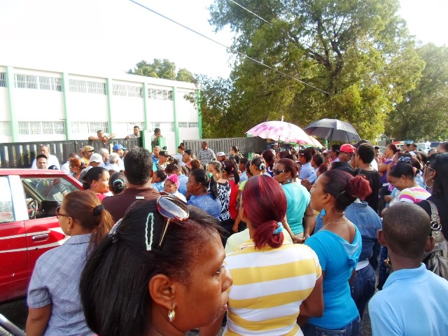 Dirigentes comunitarios de tres sectores de PP marcharán exigiendo construcción de escuelas