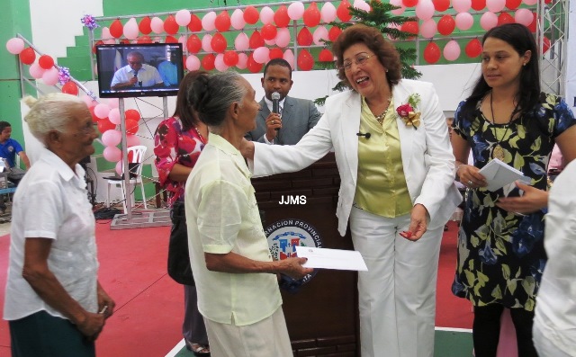 Gobernadora de Puerto Plata agasaja a centenares de mujeres con motivo del Día de las Madres