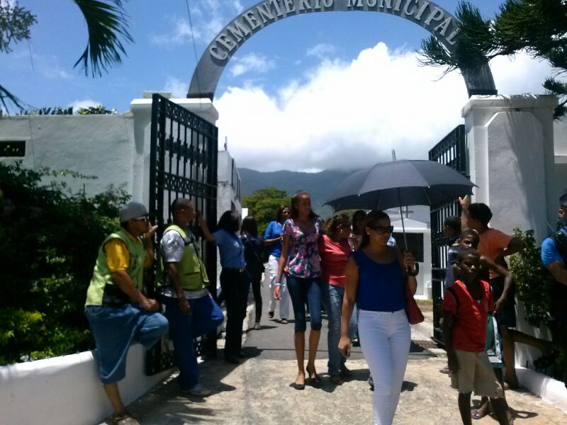 Cementerios fueron copados en Puerto Plata durante el Día de las Madres