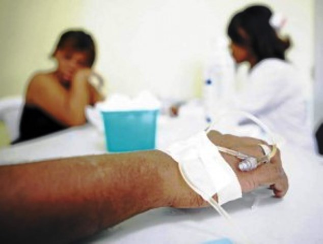 Hospital público y clínicas privadas de PP son abarrotados por pacientes con síntomas del Chikungunya