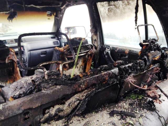 Desconocidos incendian vehículo propiedad de reconocido dirigente deportivo de Imbert