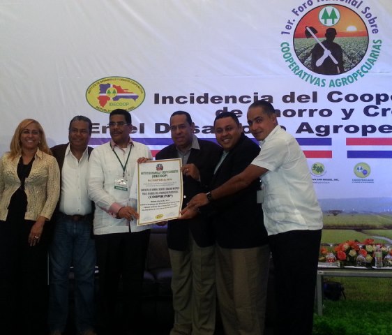 Incorporan de manera formal a la COOPDEPOP durante foro nacional cooperativista