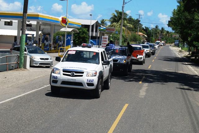 Autoridades de PP realizan el carreteo de centenares de vehículos que retornan a sus hogares luego del asueto de Semana Santa