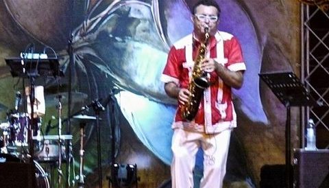 Puertoplateños disfrutaron presentaciones artísticas de Danny Rivera y Carlitos Estrada durante fiestas patronales