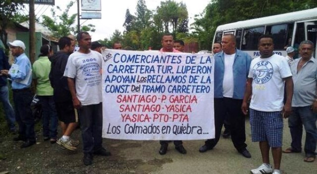 Denuncian que la carretera de Yásica Arriba no sirve, reclaman reparación caminos vecinales en Rancho Ambrosio