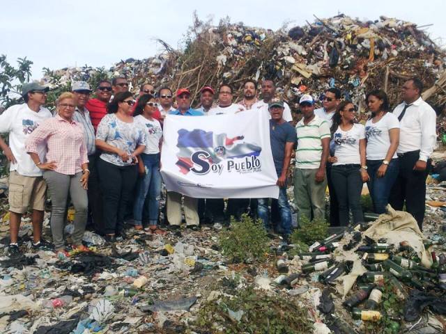¡Increíble! Les celebraron cumpleaños 40 al vertedero municipal de Puerto Plata