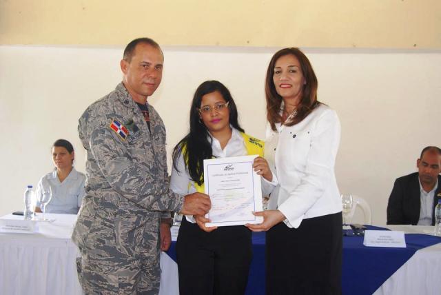 Base Aérea de Puerto Plata y el INFOTEP insertan al mercado laboral 114 nuevos profesionales