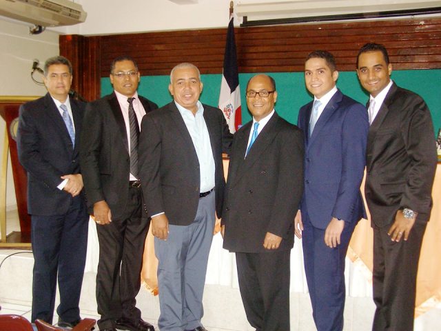 Presidente de la Cámara de Comercio y Producción de Puerto Plata diserta sobre Fideicomiso en UTESA