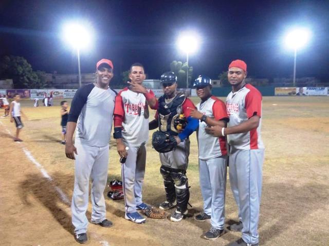 Tiburones del Norte clasifican para la serie final de Liga de Verano Béisbol Profesional Dominicano