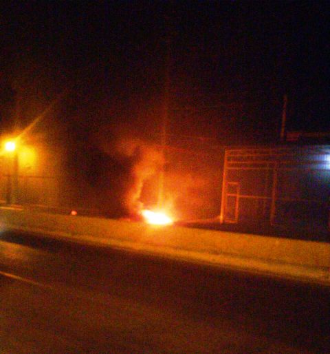 Protestan en sectores de la zona sur de Puerto Plata por los largos apagones