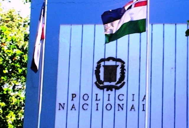 Detienen 3 haitianos y 2 dominicanos por robos en Montellano y PP, camioneta se incendia en Maimón