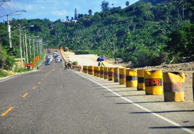 ¡Qué barbaridad! Suspenden por falta de pago trabajos de construcción y ampliación de carretera Maimón-Puerto Plata