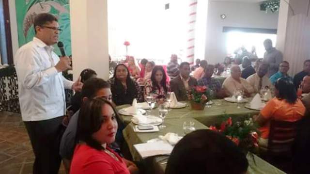 Pastor Evangélico reprende a políticos de PP que solo buscan  a los ciudadanos en Navidad y en campañas electorales