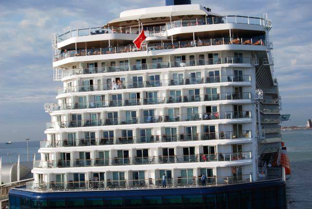 Majestuoso crucero Azura volvió repleto de turistas, aseguran destino Puerto Plata seguirá creciendo