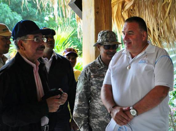 Presidente Danilo Medina visitó parte oeste de Puerto Plata y prometió construir varias obras