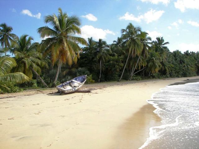 Pronostican  lluvias  débiles de  corta duración  mientras que oleaje continúa anormal en la costa atlántica
