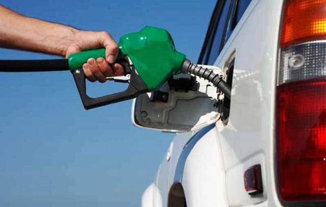 ¡Qué Bueno! Sigue el desplome en los precios de los combustibles, vuelven a bajar los carburantes en RD