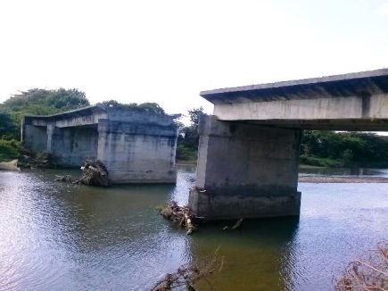 Piden al gobierno terminar puente uniría a Luperón con Villa Isabela el cual lleva 26 años a medio construir