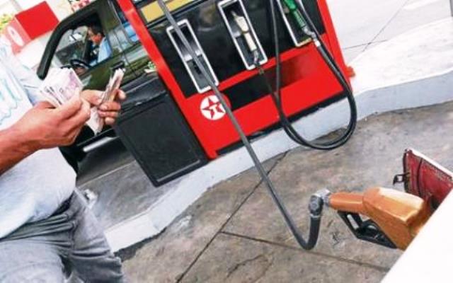 ¡Qué bien! Combustibles bajan entre uno y dos pesos, con excepción del Gasoil y Gas Natural