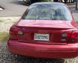 Policía Nacional recupera automóvil que fue dejado abandonado por desconocidos en Imbert