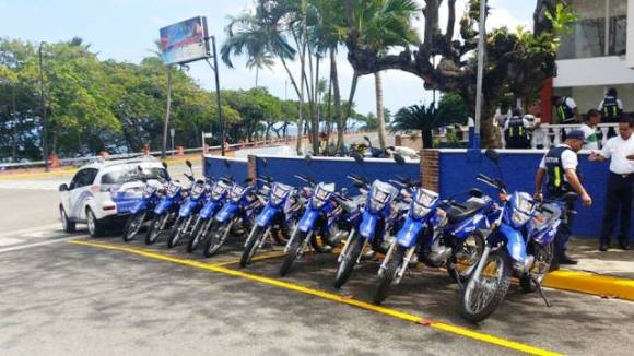 Entregan flotilla de 10 motocicletas y dos camionetas para vigilancia, seguridad y protección turística en Puerto Plata