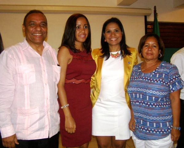 Procuradora fiscal de Puerto Plata Alba Núñez Pichardo imparte conferencia en UTESA sobre liderazgo estudiantil