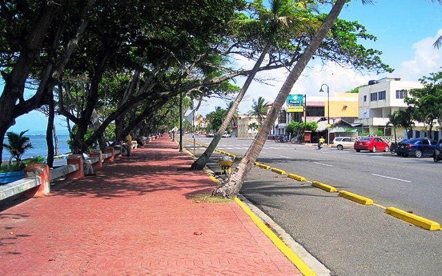 Pretensiones de privatizar un carril del malecón ha generado tremenda repulsiva en los Puertoplateños