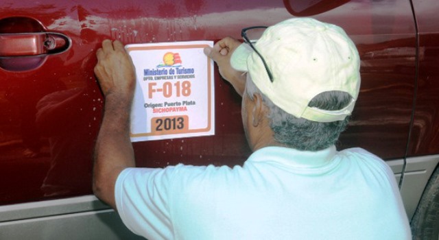 Taxistas Turísticos de Puerto Plata solicitan ayuda al presidente Danilo medina para renovar sus unidades 