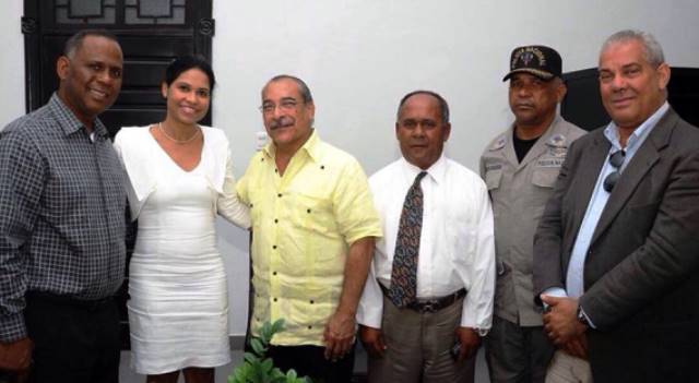 Autoridades y dirigentes comunitarios de Maimón gestionan la construcción de cuartel policial en esa localidad