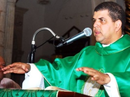Sacerdote Puertoplateño asegura que la Iglesia está siendo "zarandeada" y perdiendo credibilidad