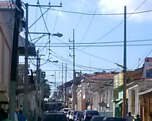 Incendio en postes eléctricos en el centro de Puerto Plata ocasiona tremendo apagón