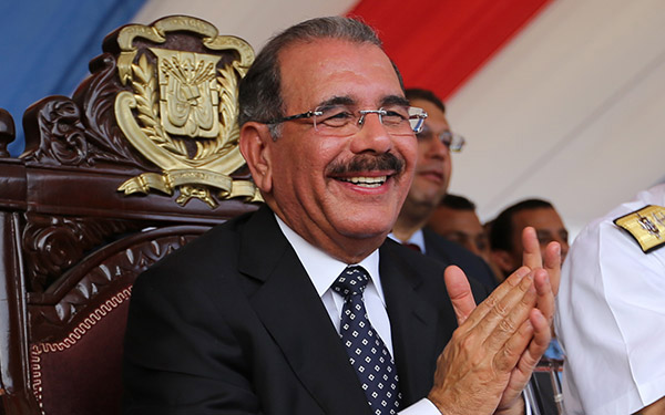 ¡Nada dura para siempre! Según sondeos de medios digitales la popularidad del presidente Danilo Medina va cuesta abajo