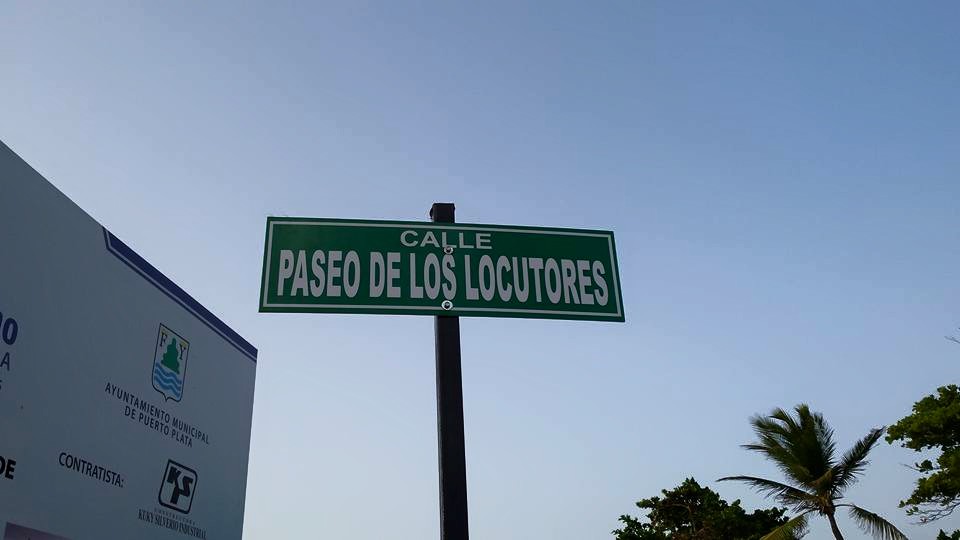 Develizan calle con el nombre “Paseo de los Locutores” en el Pie del Fuerte de Puerto Plata