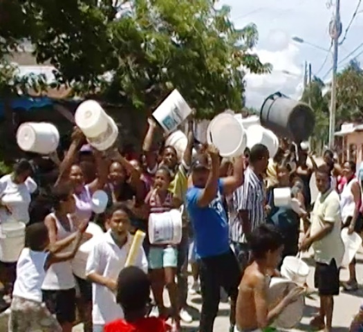 Residentes en sector Monte Rico de San Marcos dicen estar “secos de la sed” claman por acción de autoridades