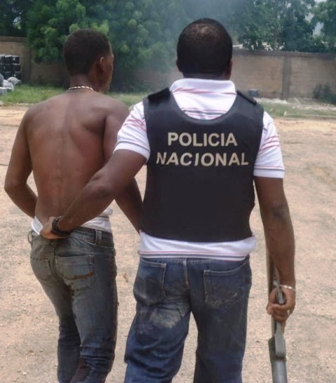 Apresan tres jóvenes en Cabarete con revólver de juguete y se presume realizaban asaltos con la misma