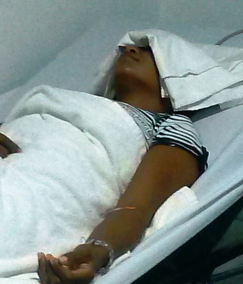 Continúa en estado crítico mujer que fue rociada con gas pimienta en el rostro por una agente policial en Cabarete