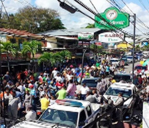 Condenan represión policial a marcha pacífica en Cabarete y las agresiones a los manifestantes