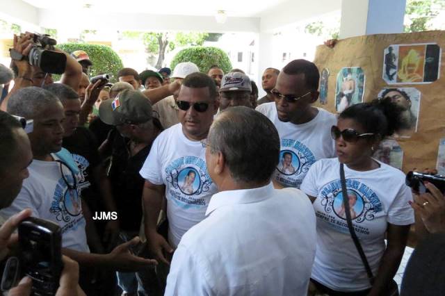 Gobernador y Fiscal de Puerto Plata prometen investigar caso del joven asesinado por agente policial