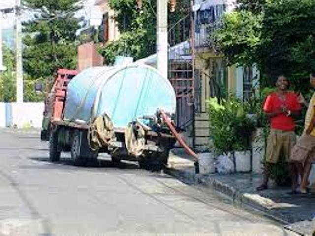 Residentes en Conani y Altos de Chavón denuncian deficiencias en servicios de agua potable y energía eléctrica